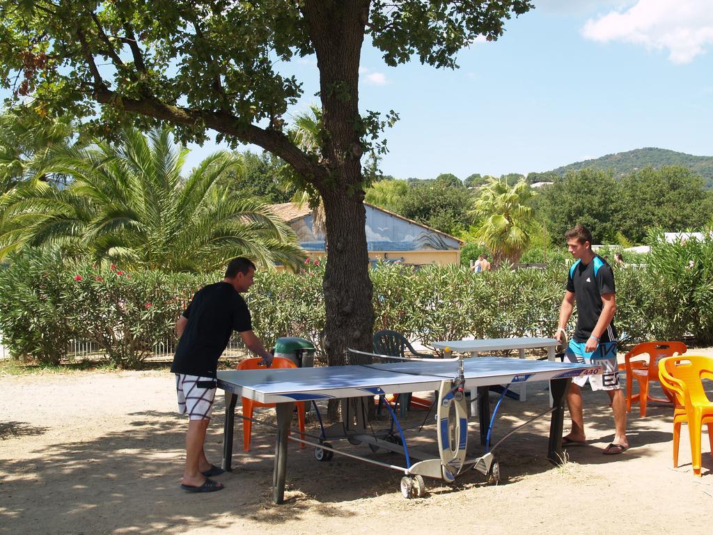 Camping Domaine Du Golfe De Saint Tropez Grimaud Luaran gambar